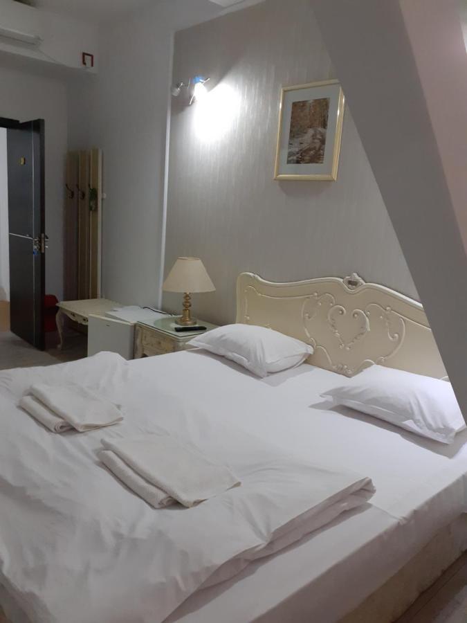 Nevis Fundeni Hotel บูคาเรสต์ ภายนอก รูปภาพ