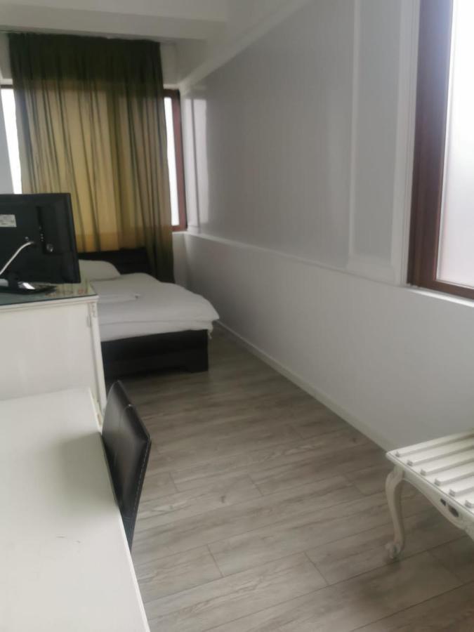 Nevis Fundeni Hotel บูคาเรสต์ ภายนอก รูปภาพ