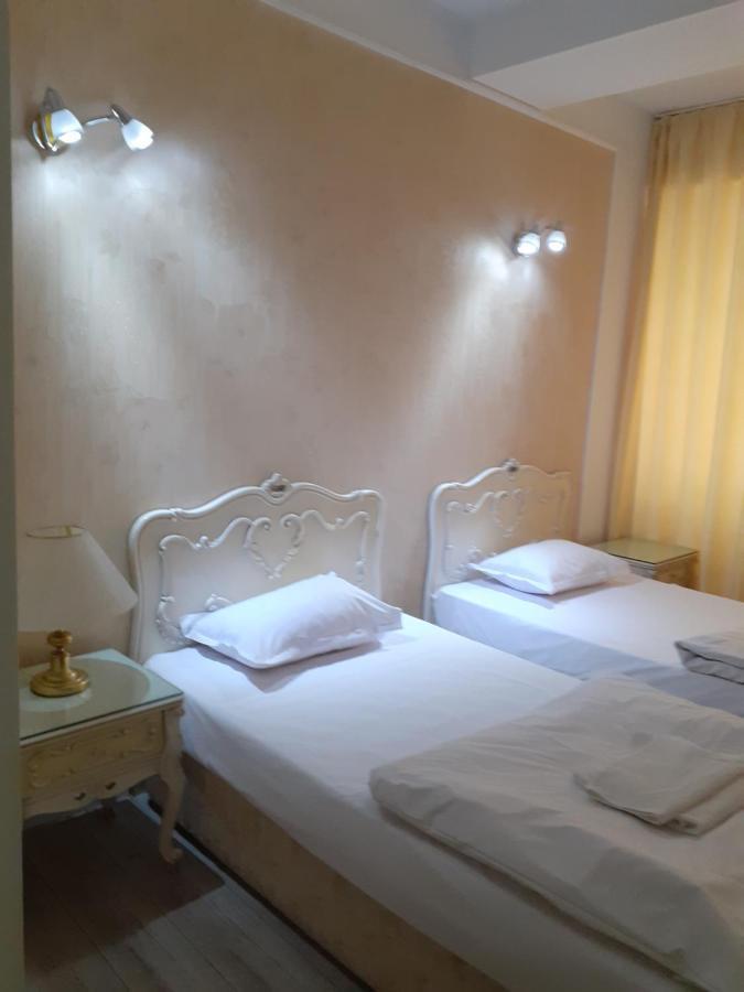 Nevis Fundeni Hotel บูคาเรสต์ ภายนอก รูปภาพ