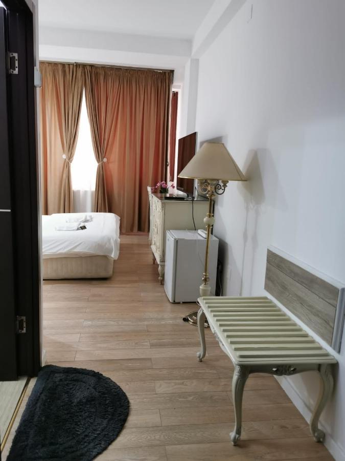Nevis Fundeni Hotel บูคาเรสต์ ภายนอก รูปภาพ
