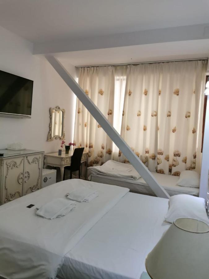 Nevis Fundeni Hotel บูคาเรสต์ ภายนอก รูปภาพ