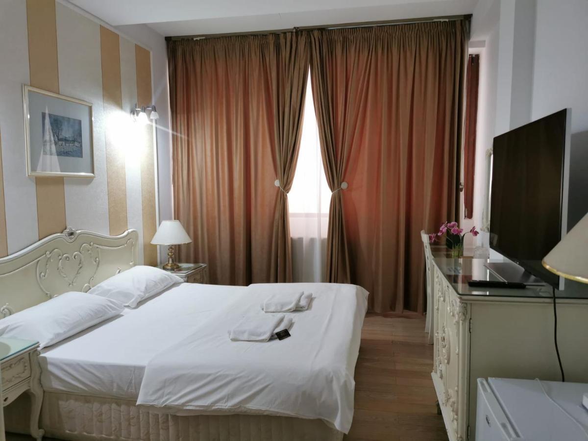Nevis Fundeni Hotel บูคาเรสต์ ภายนอก รูปภาพ