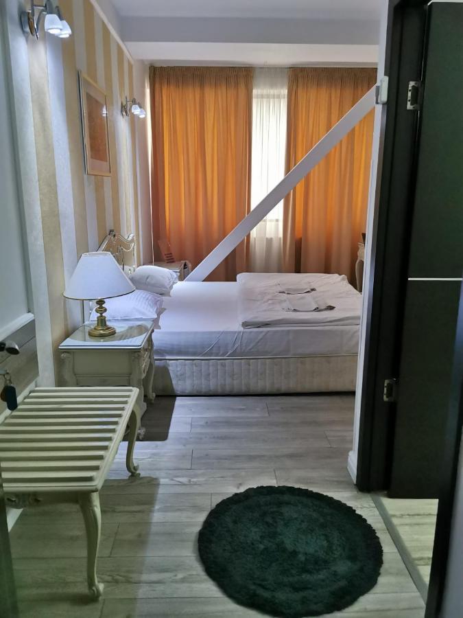 Nevis Fundeni Hotel บูคาเรสต์ ภายนอก รูปภาพ